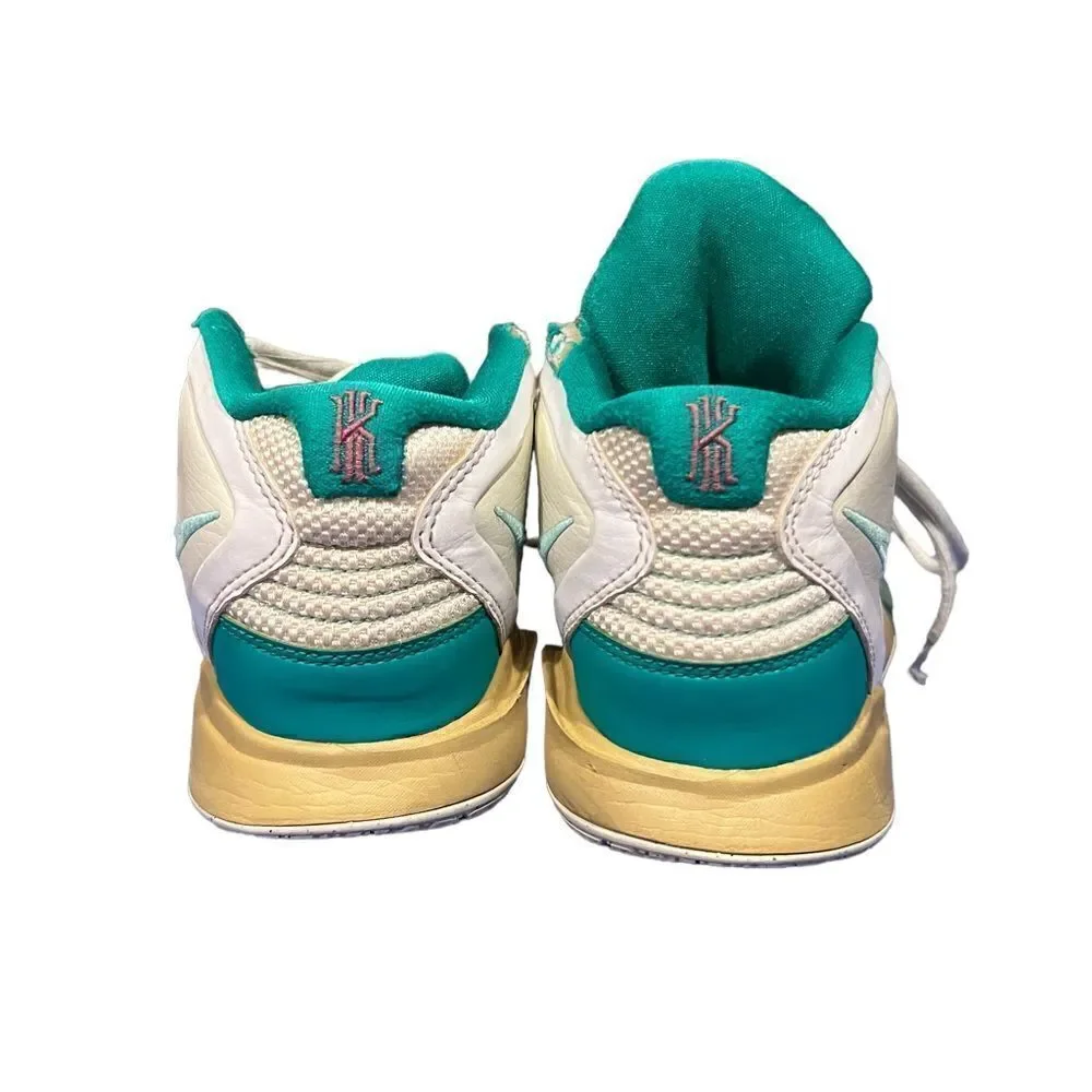 Nike Kyrie and Sue Bird Infinity Golden Tribute‎ sneakers youth size 4